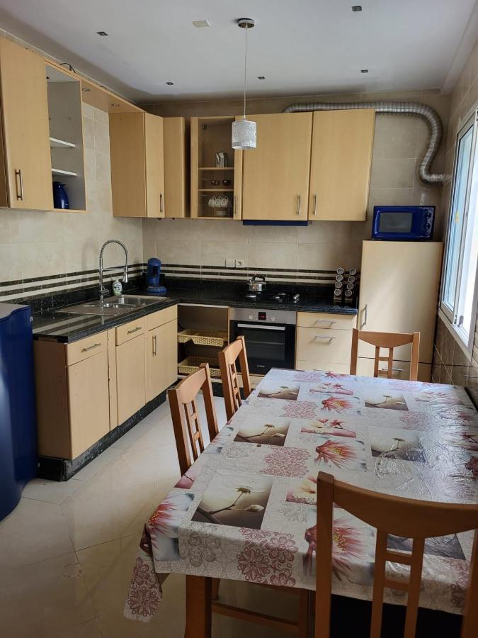 90 Qm Mit 2 Schlafzimmern Apartamento